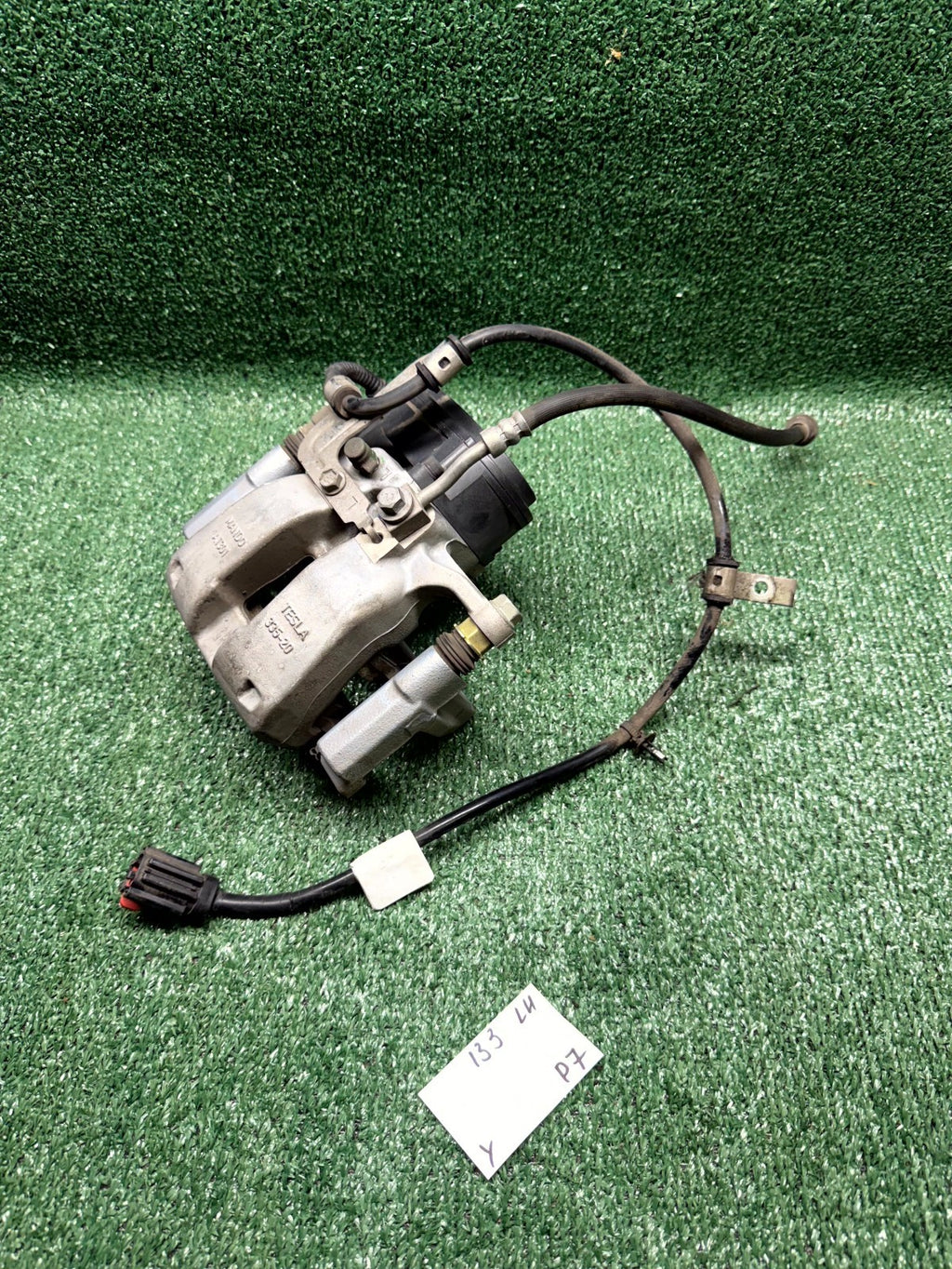♦️20–23 TESLA MODEL 3/Y LEFT SIDE BRAKE CALIPER W/ BRAKE HOSE OEM, 1044623-00-H