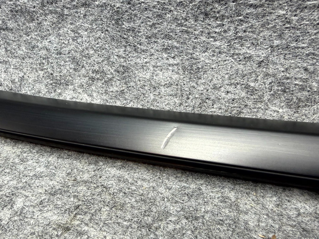 ♦️17-23 TESLA MODEL 3 FRONT RIGHT DOOR WINDOW OUTER BELT MOLDING OEM, 108068401I