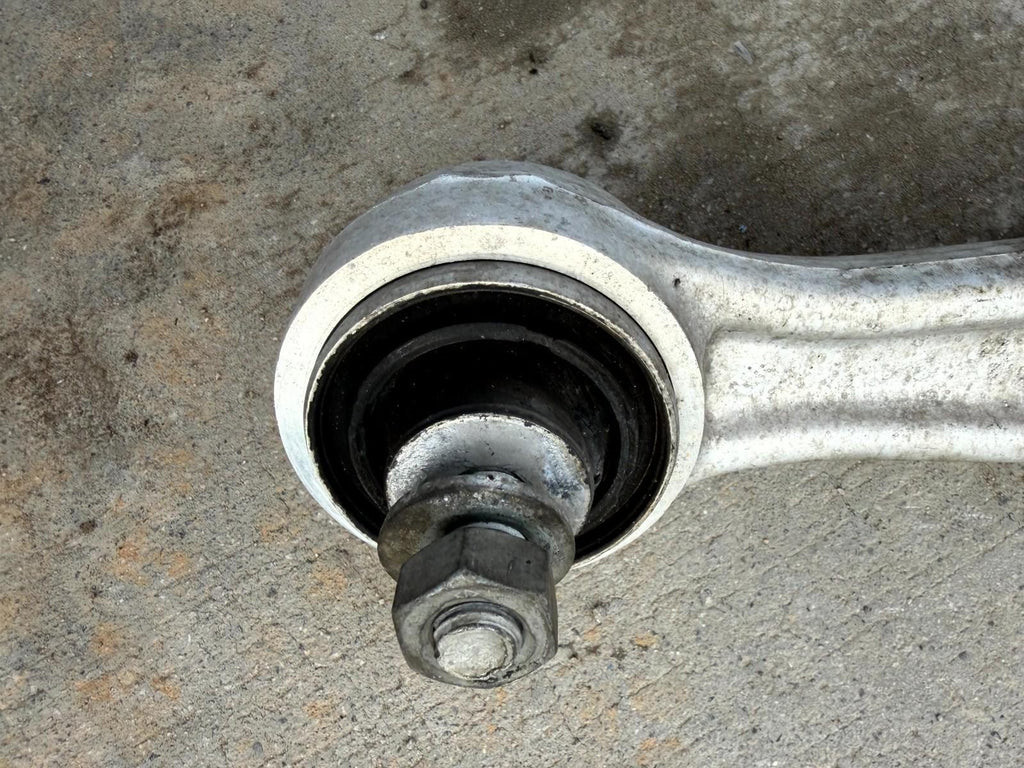 16-20 Tesla Model X Front Right Spindle Knuckle W/ Control Arm OEM,1027311-00-F