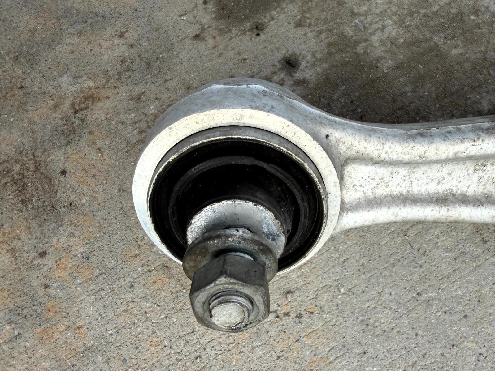 16-20 Tesla Model X Front Right Spindle Knuckle W/ Control Arm OEM,1027311-00-F