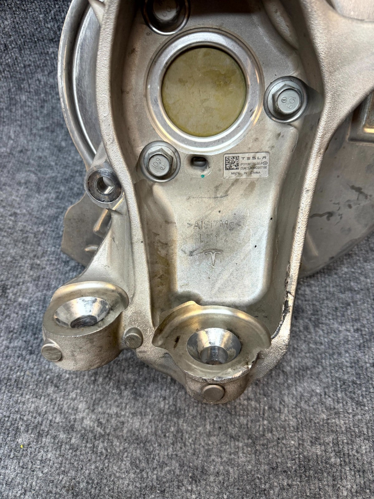 2020-2024 TESLA MODEL Y FRONT LEFT SPINDLE KNUCKLE HUB & SHIELD OEM,1188311-00-F