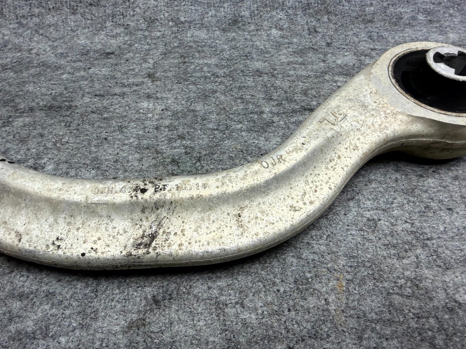 ♦️2017 - 2023 TESLA MODEL 3 FRONT LEFT SIDE LOWER CONTROL ARM OEM, 1044354 00 A