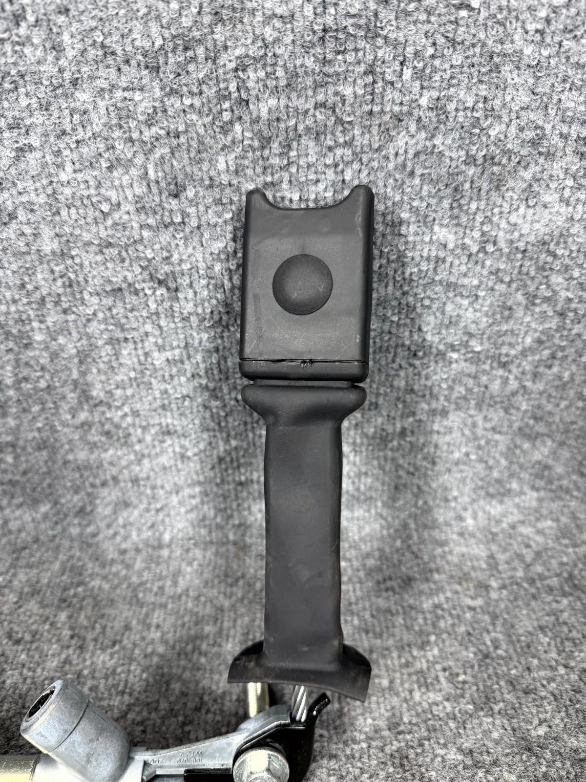 2016 - 2020 Tesla Model X Front Left & Right Seat Belt Buckle OEM, 1004532-05-F
