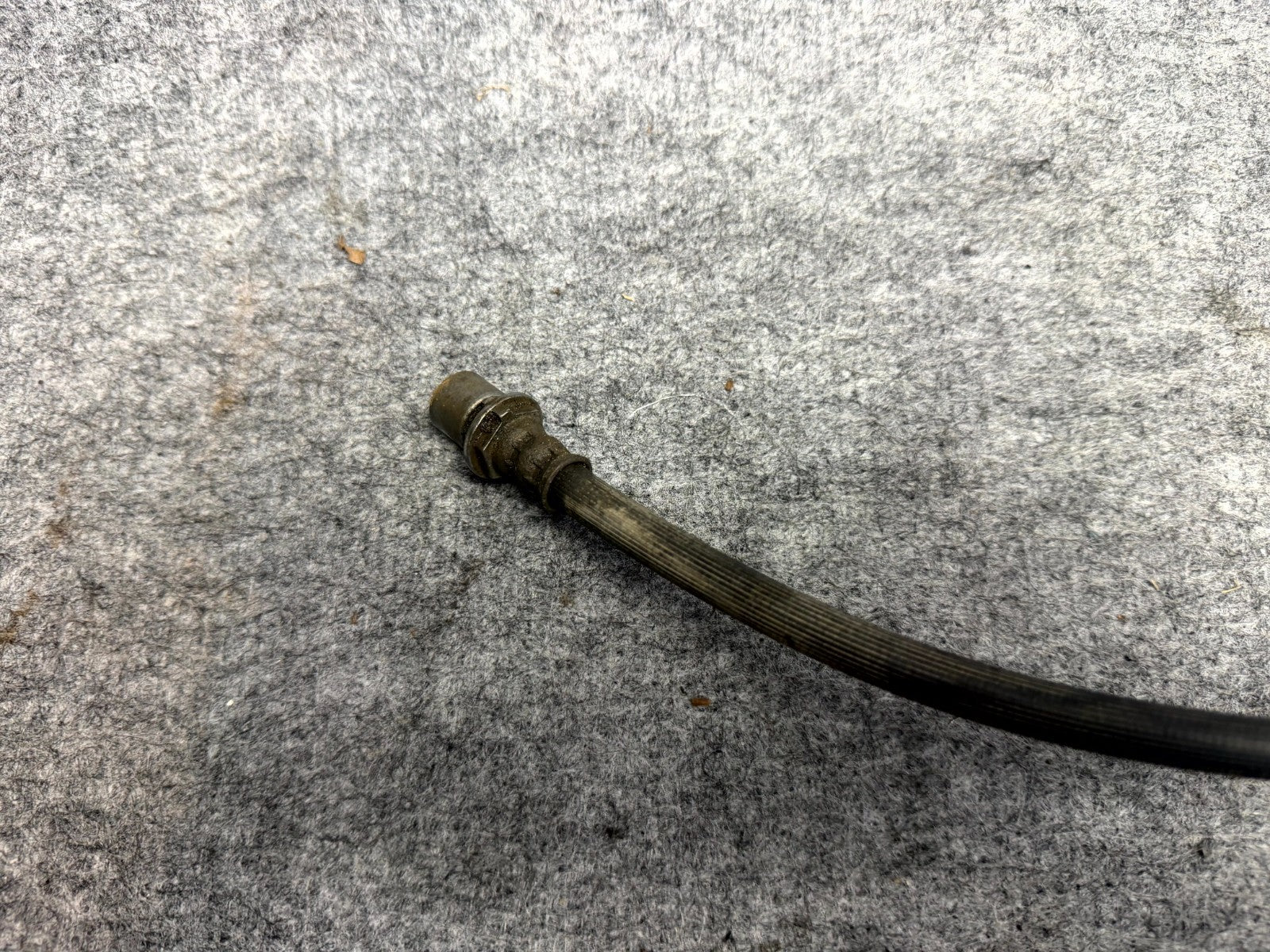 ♦️17–23 TESLA MODEL 3 FRONT RIGHT CALIPER W/ BRAKE HOSE LINE OEM, 1044622-00-E