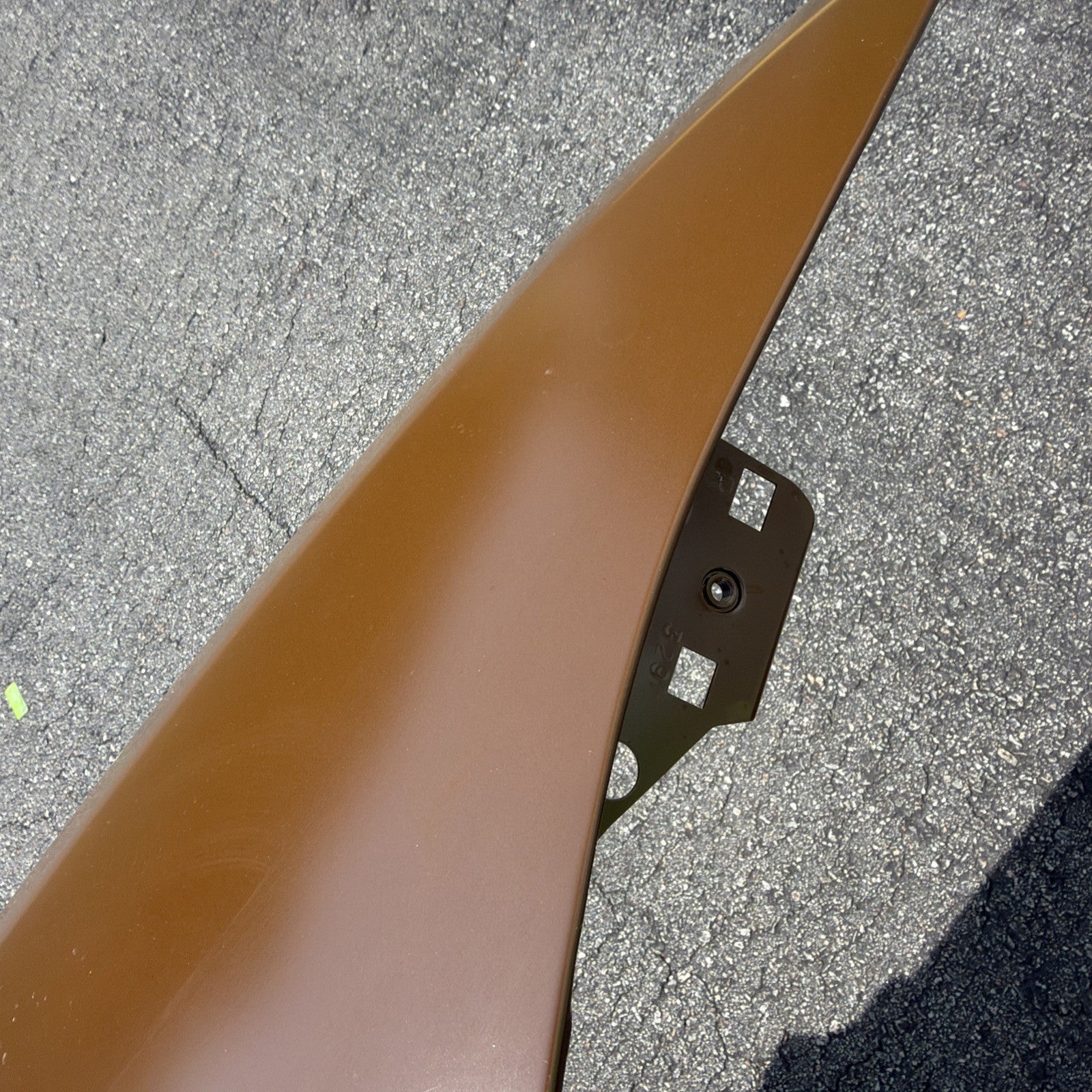 OEM 21-26 Tesla Model S Front RH Fender Shell Passanger Side Panel 1562552-E0-A