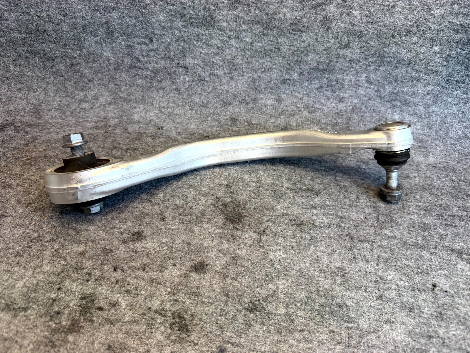 ♦️17-23 TESLA MODEL 3 FRONT RIGHT SIDE LOWER CONTROL ARM OEM, 044341-00-D