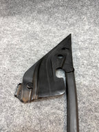 2020-2024 TESLA MODEL Y FRONT RIGHT SIDE RUN WEATHERSTRIP SEAL OEM, 1500067-00-C
