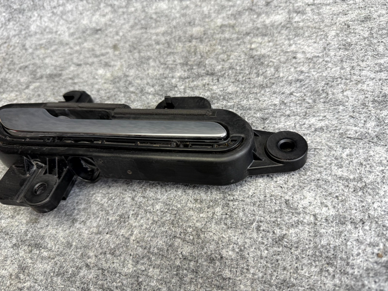 ♦️17–23 TESLA MODEL 3 FRONT/REAR RIGHT SIDE OUTER DOOR HANDLE OEM, 1081832-00-J