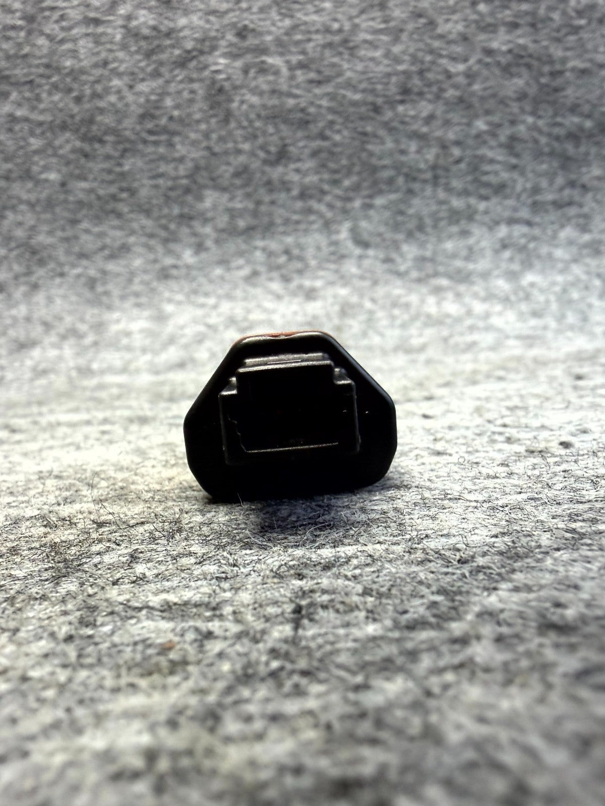 ♦️2017 - 2023 TESLA MODEL 3 BRAKE LIGHT SWITCH SENSOR OEM, 1044681-00-B