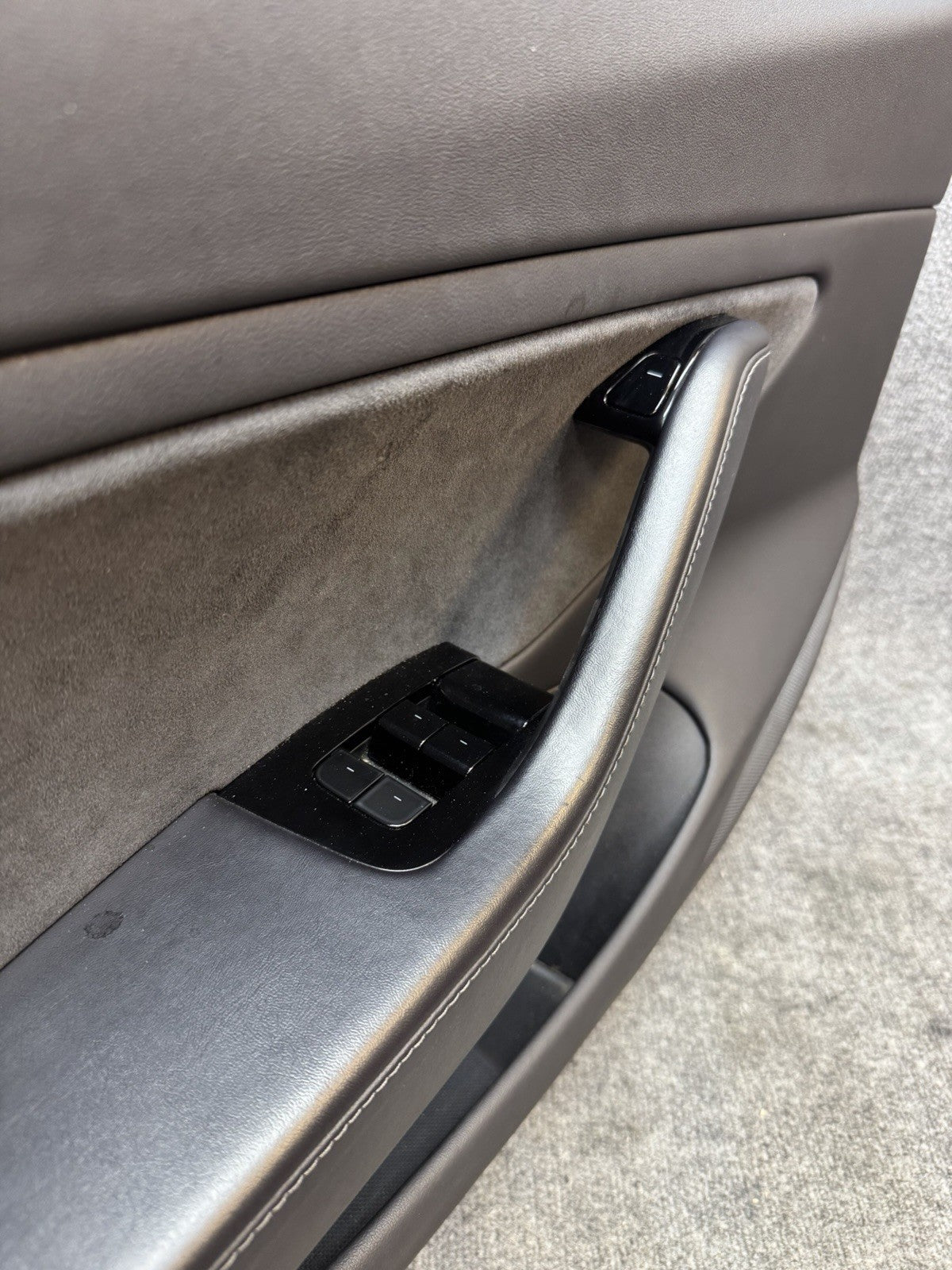 2017 - 2023 TESLA MODEL 3 FRONT LEFT SIDE DOOR PANEL TRIM OEM BLACK