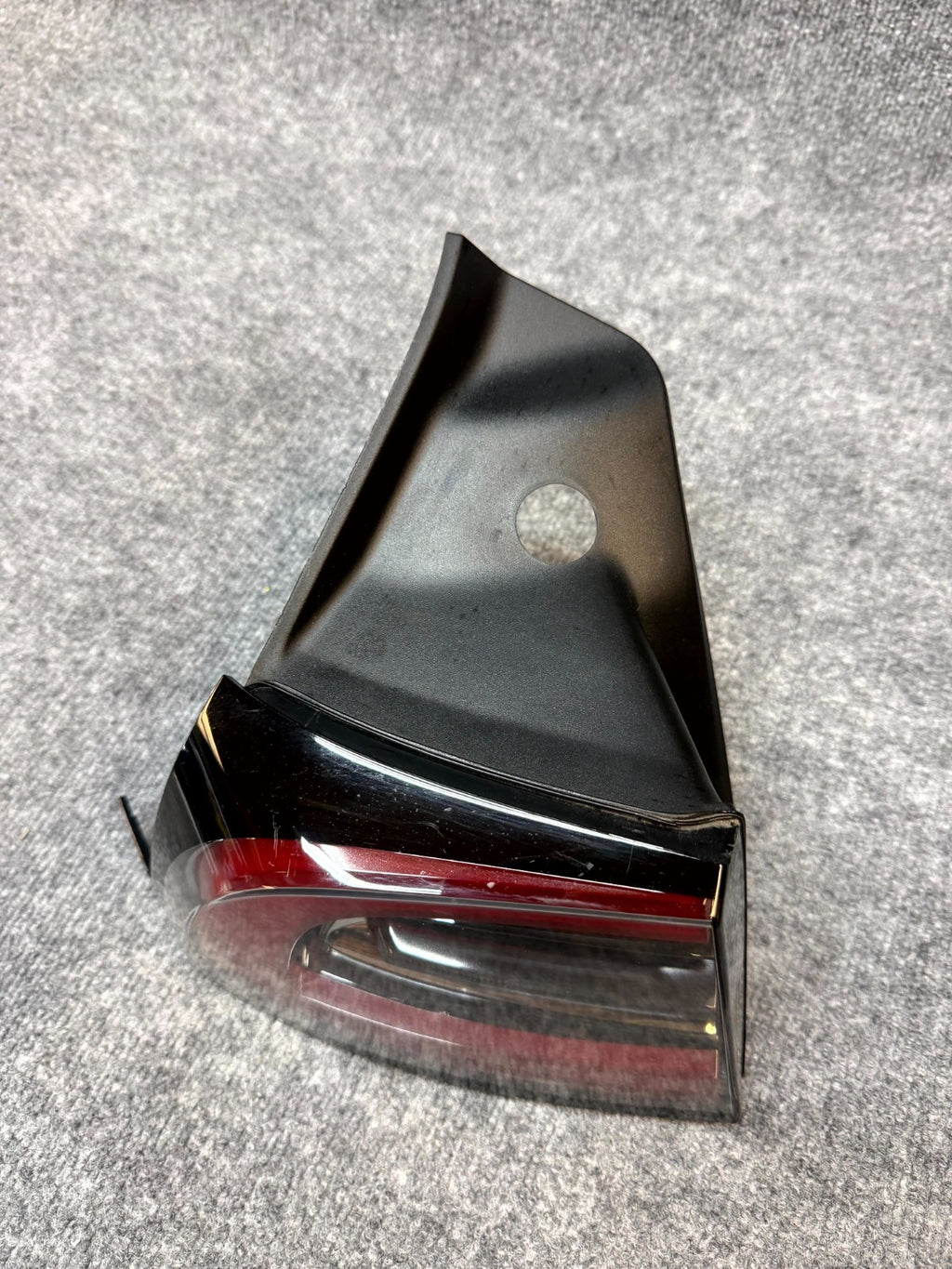2020 - 2024 TESLA MODEL Y REAR LEFT DRIVER SIDE TAILLIGHT OEM, 1502088-00-D