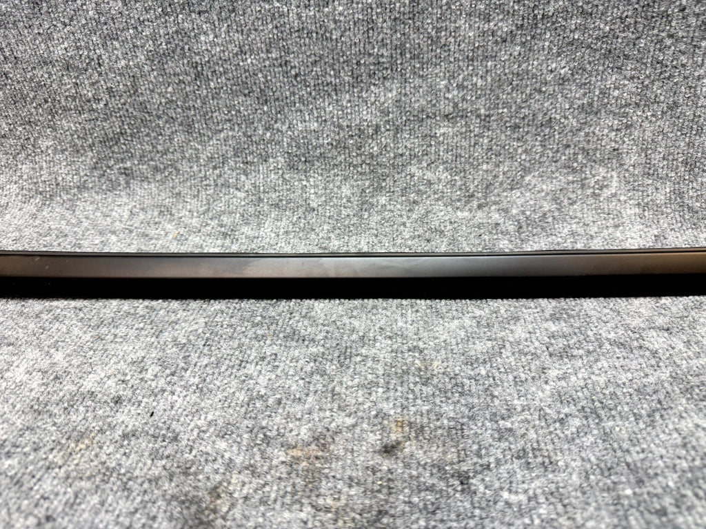 2020-2024 TESLA MODEL Y REAR LEFT SIDE DOOR WINDOW OUTER BELT SEAL OEM,149572200