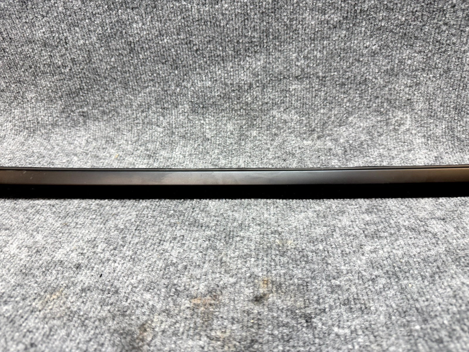 2020-2024 TESLA MODEL Y REAR LEFT SIDE DOOR WINDOW OUTER BELT SEAL OEM,149572200