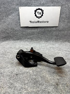 2017 - 2023 TESLA MODEL 3 ACCELERATOR & BRAKE PEDAL ASSEMBLY OEM, 1044691-00-D