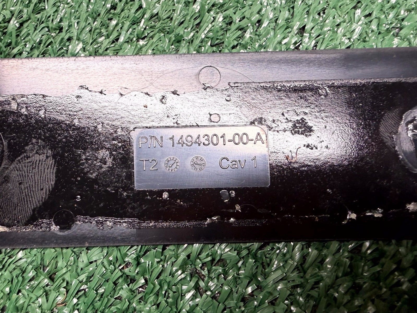 ♦️2020-2024 TESLA MODEL Y FRONT RIGHT DOOR SILL SCUFF PLATE TRIM OEM, 1494301-00