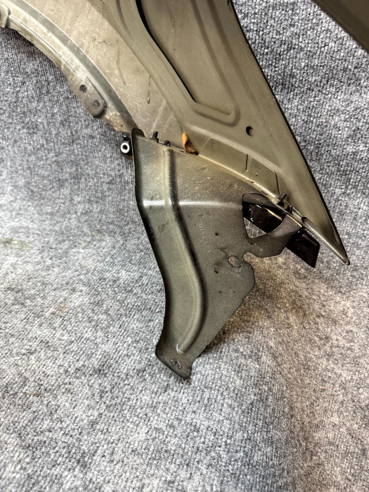 2020 - 2024 TESLA MODEL Y FRONT LEFT DRIVER SIDE FENDER PANEL OEM