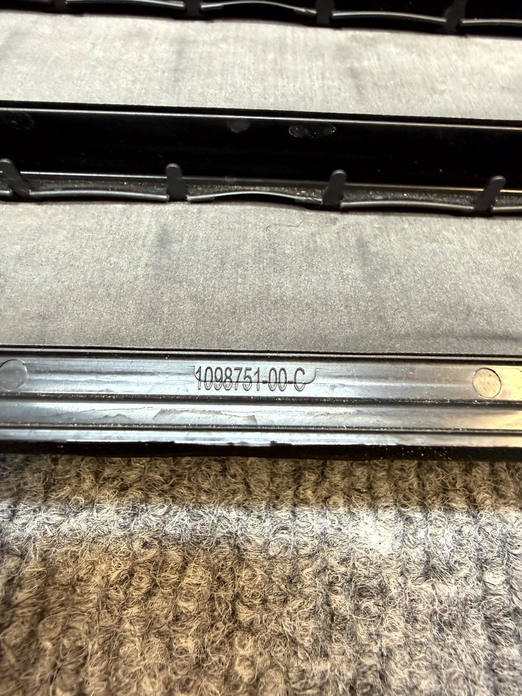 2017-2023 TESLA MODEL Y/3 AIR EXTRACTOR CABIN VENT GRILLE BLACK OEM, 109875100C