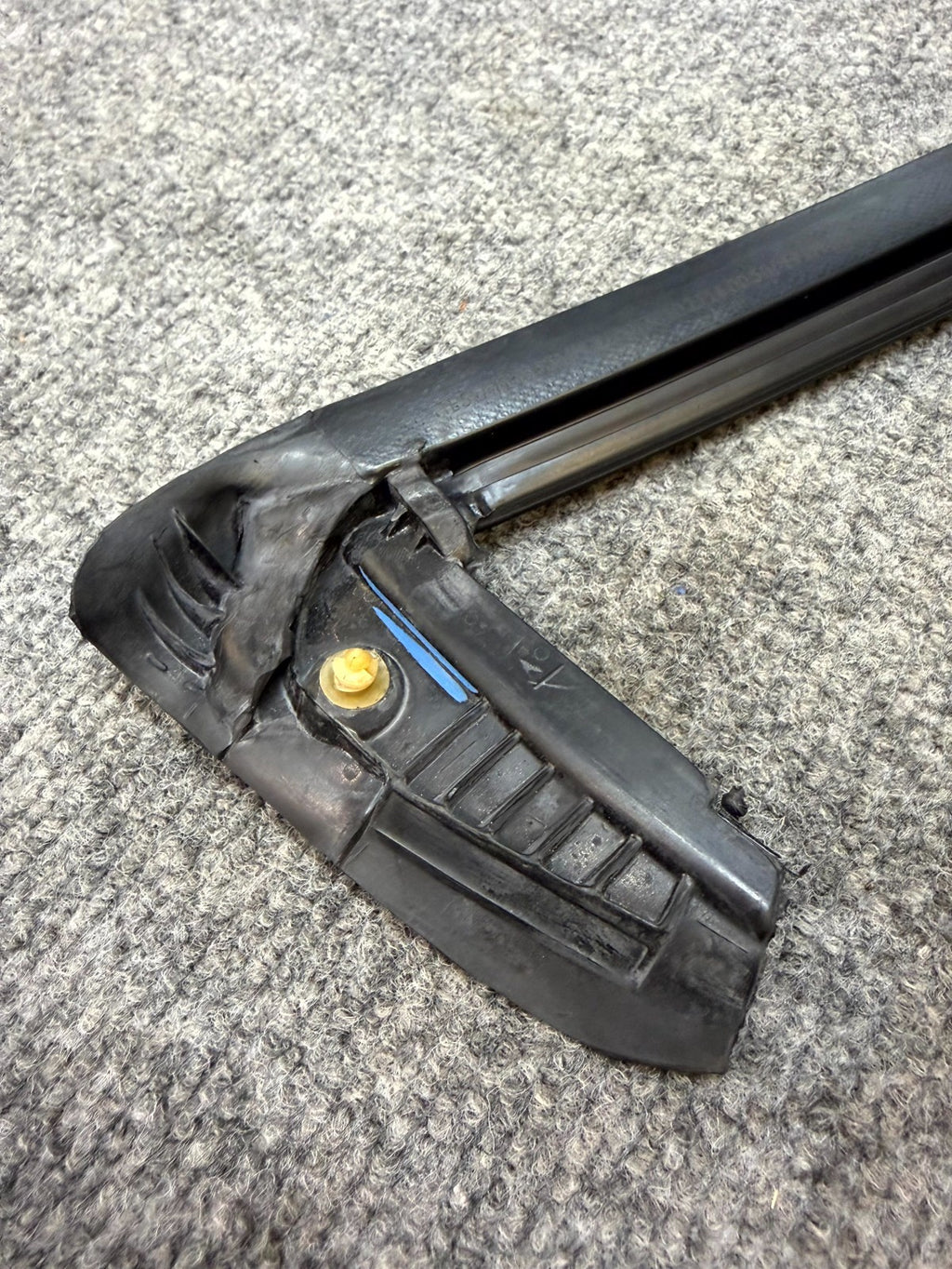 17-23 TESLA MODEL 3 REAR LEFT QUARTER GLASS WEATHERSTRIP SEAL OEM, 1497715-00-D