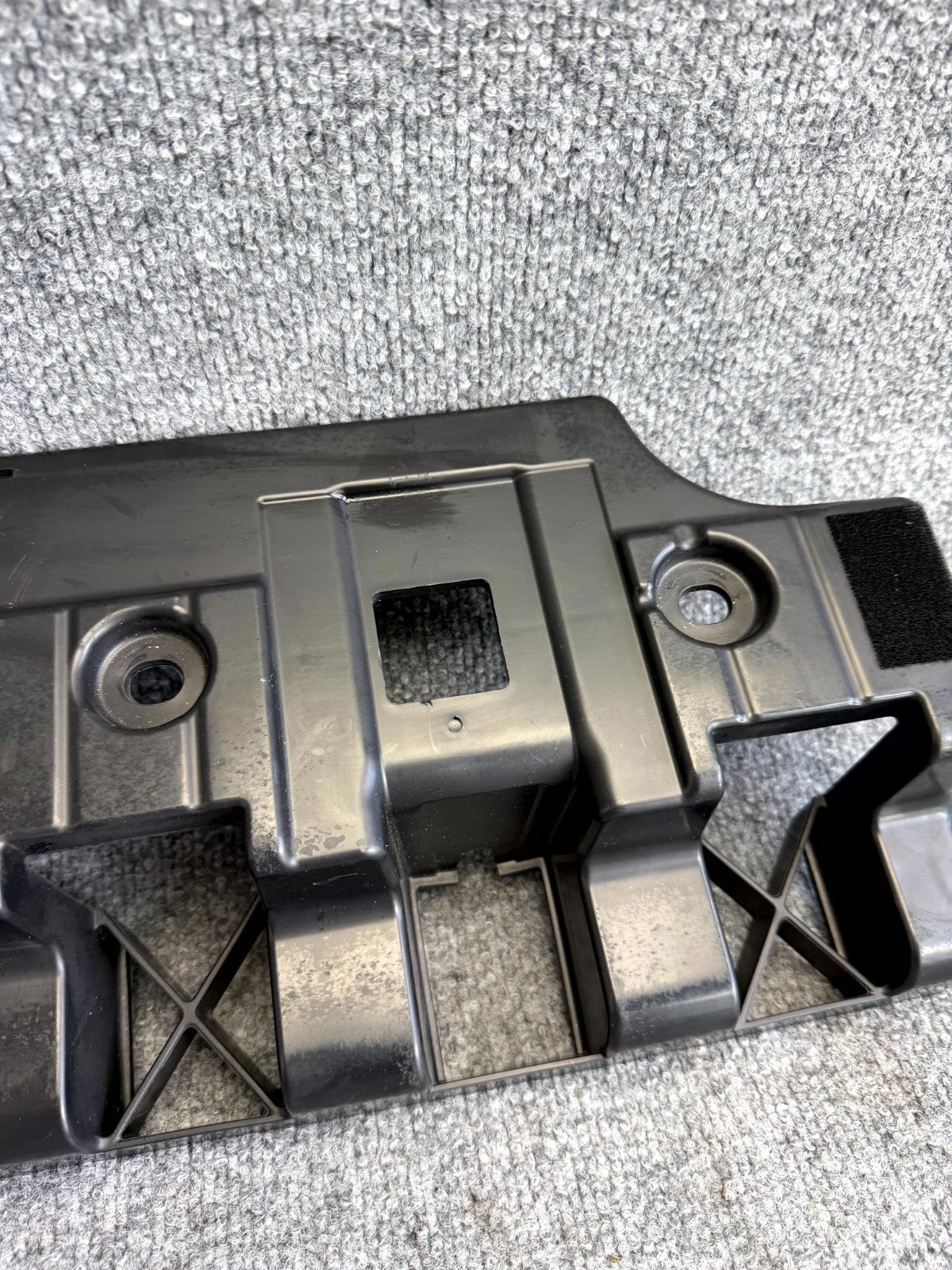2017–2023 TESLA MODEL 3 REAR LEFT TRUNK LUGGAGE FLOOR BRACKET OEM, 1089615-00-D