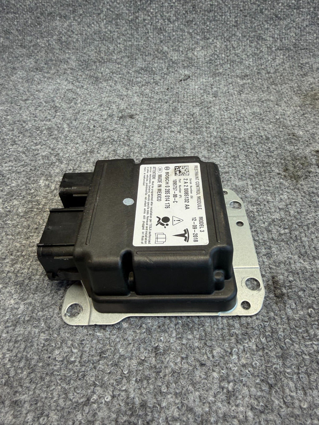2017-2023 TESLA MODEL 3 SAFETY RESTRAINT COMPUTER CONTROL MODULE OEM