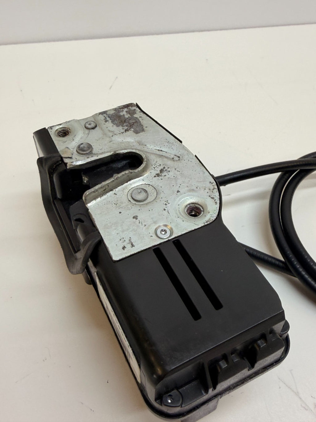 12-20 Tesla S Rear Driver Door Lock Latch Actuator w/ Cable 6008911-00-D