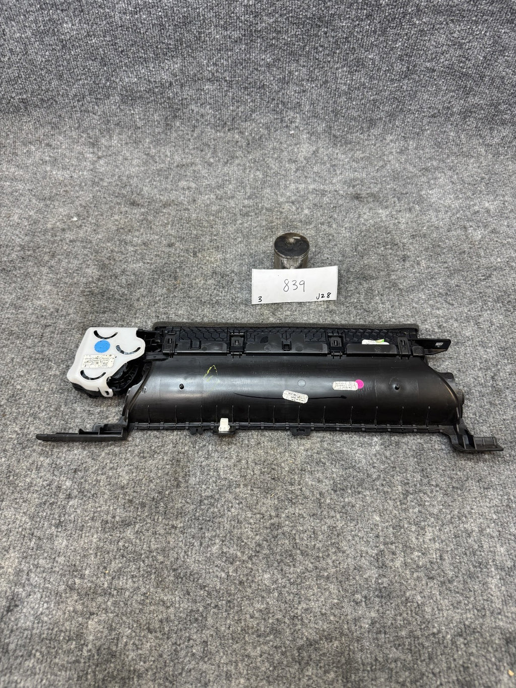 2017 – 2023 TESLA MODEL 3 LEFT DASH HEATER LOWER AIR VENT GRILLE OEM, 108332000F
