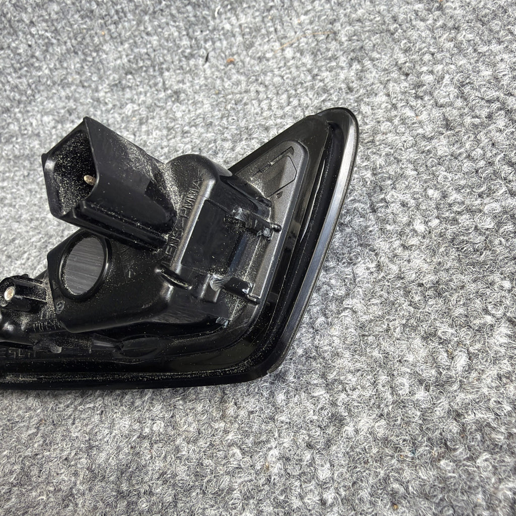 17-22 Tesla 3 Y OEM Left Side Fender Signal Camera 1495864-20-D /broken tab