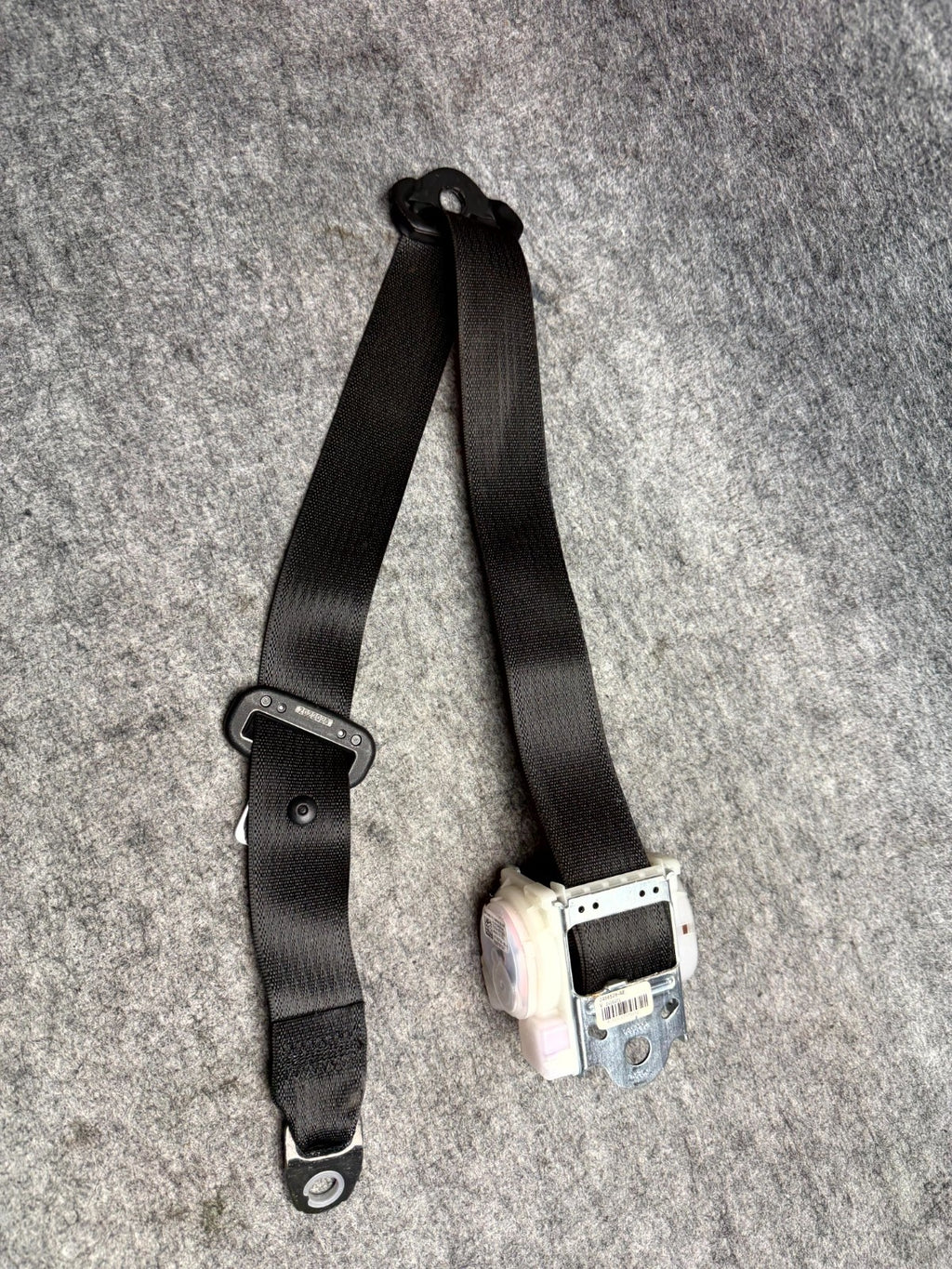 ♦️2012 - 2020 TESLA MODEL S REAR LEFT SEAT BELT WITH RETRACTOR OEM, 1023136-00-C