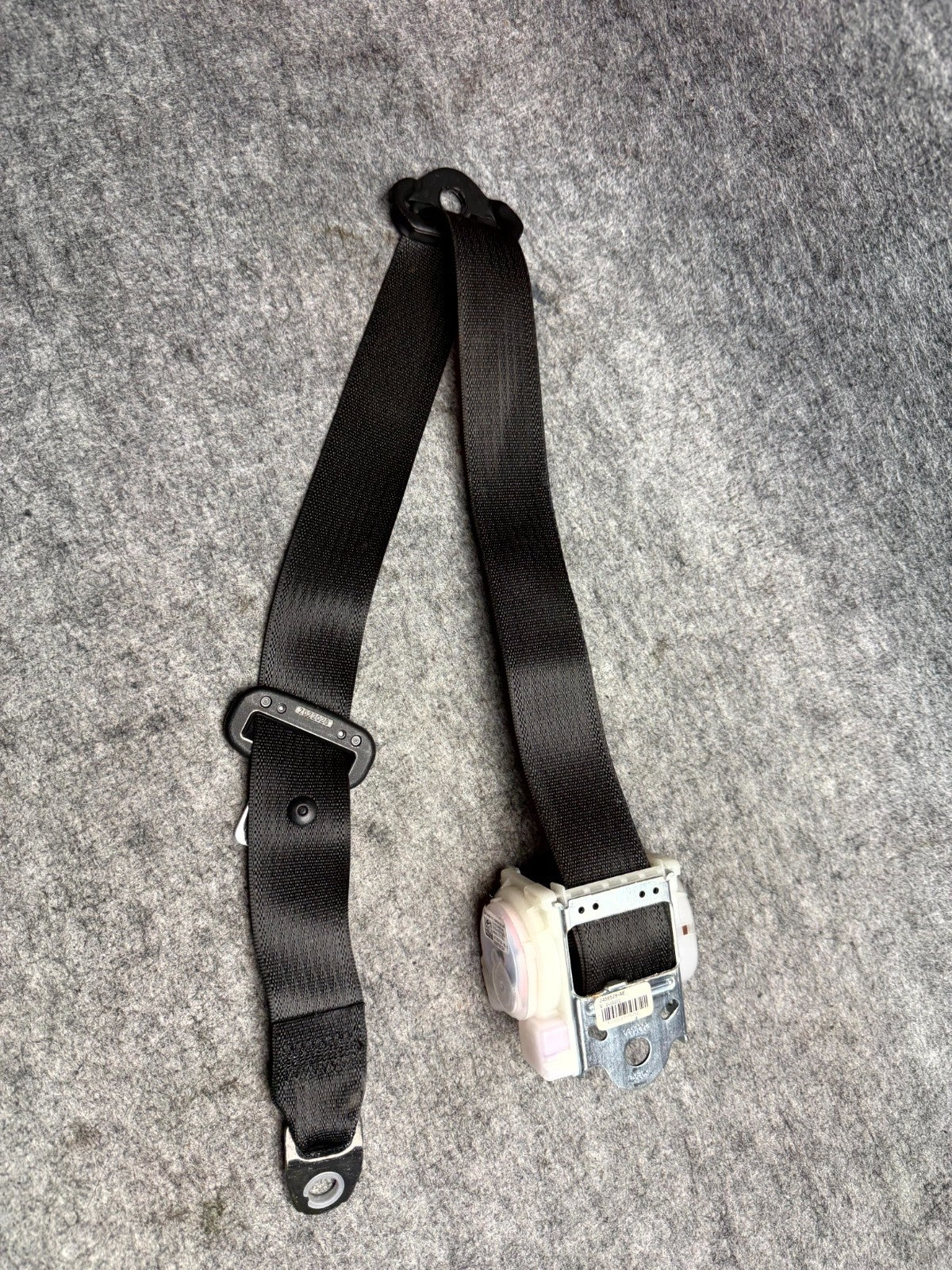 ♦️2012 - 2020 TESLA MODEL S REAR LEFT SEAT BELT WITH RETRACTOR OEM, 1023136-00-C