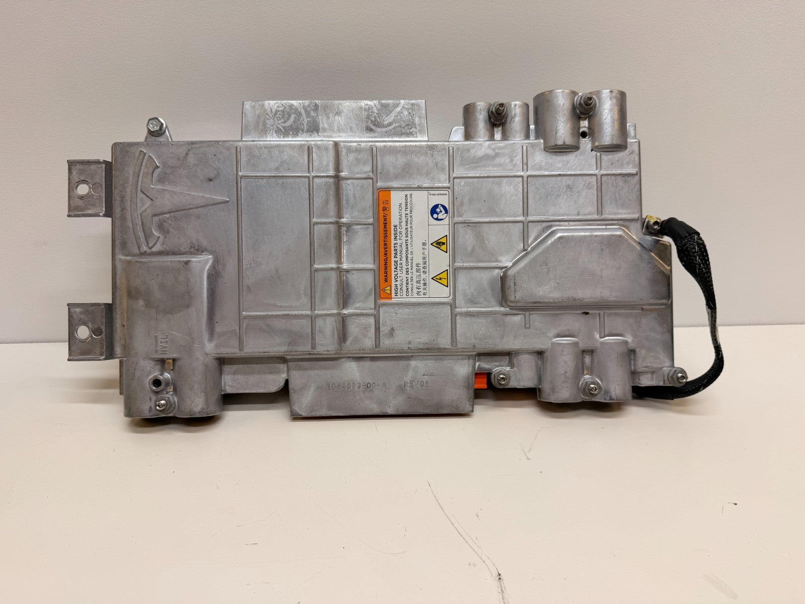 2012-15 Tesla Model S 1-Phase High Voltage Junction Box Dual Motor 1048680-00-A