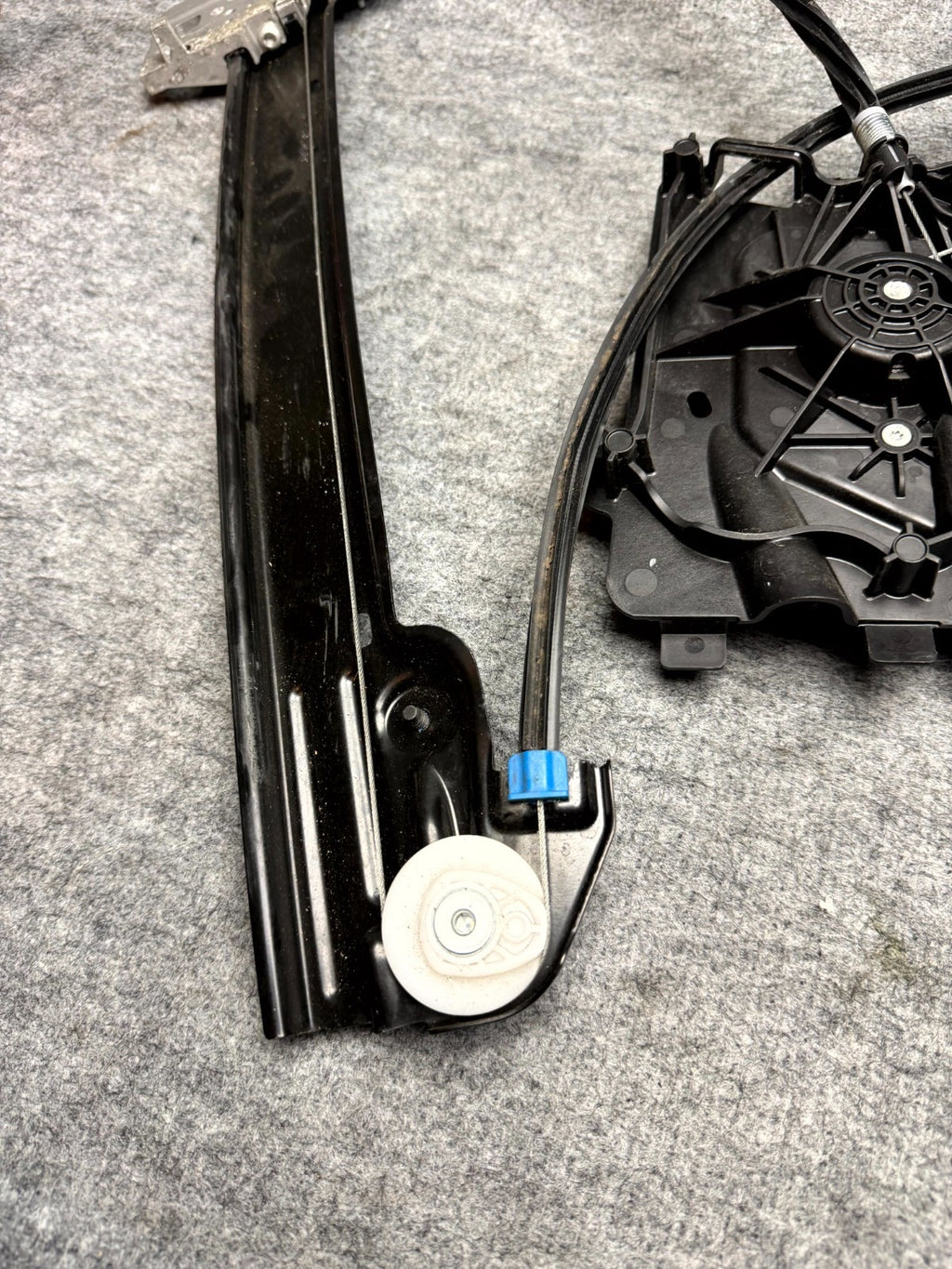 ♦️2017-2023 TESLA MODEL 3 FRONT RIGHT SIDE DOOR WINDOW REGULATOR OEM, 109662114J