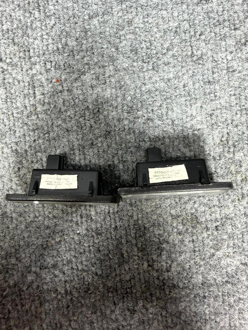 2016-2020 Tesla Model X Rear License Plate Light Lamp Set OEM, 1034341-00-B