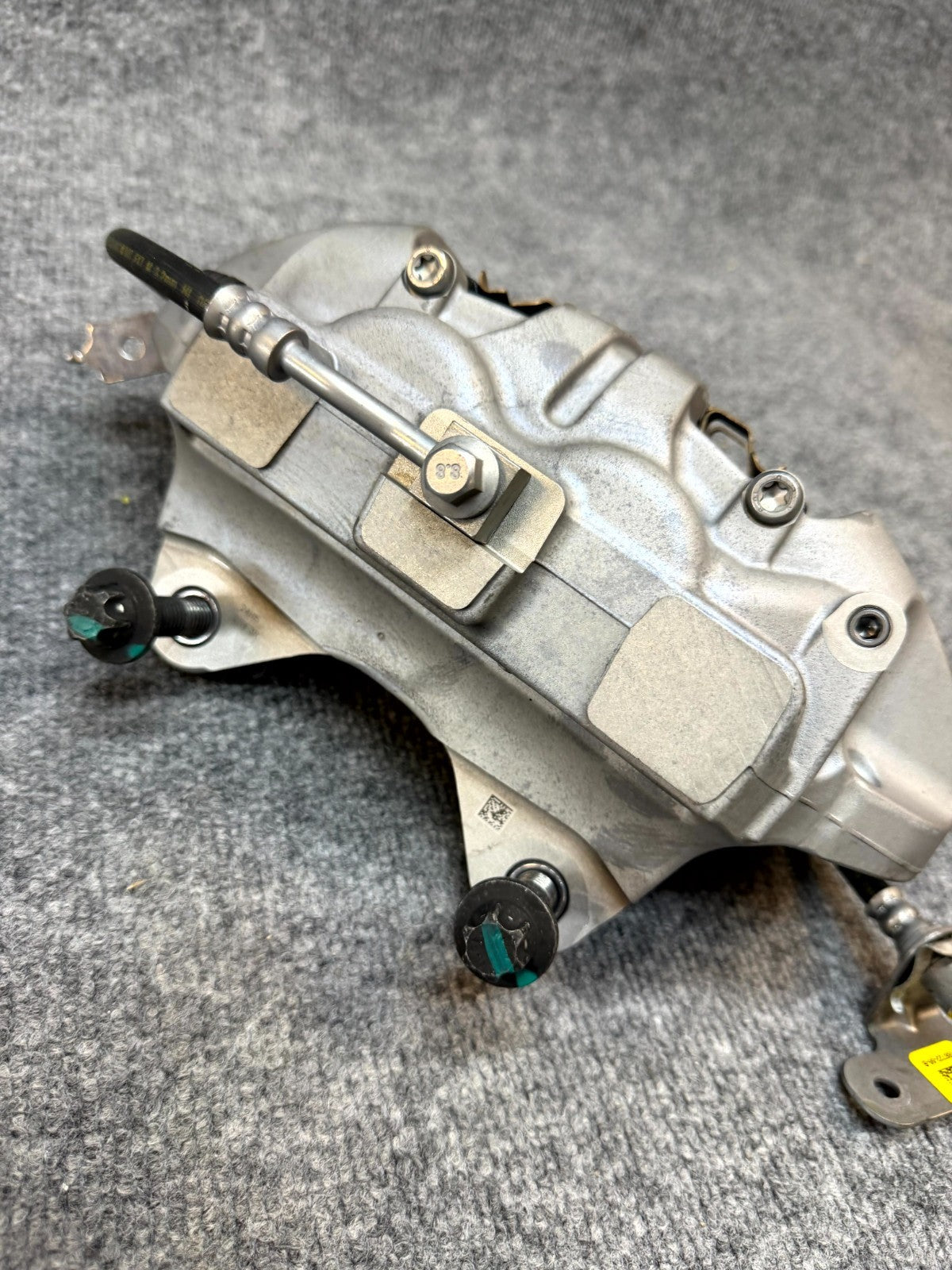 20-24 TESLA MODEL Y FRONT RIGHT BRAKE CALIPER W/BREAK HOSE LINE OEM,2288622-00-A