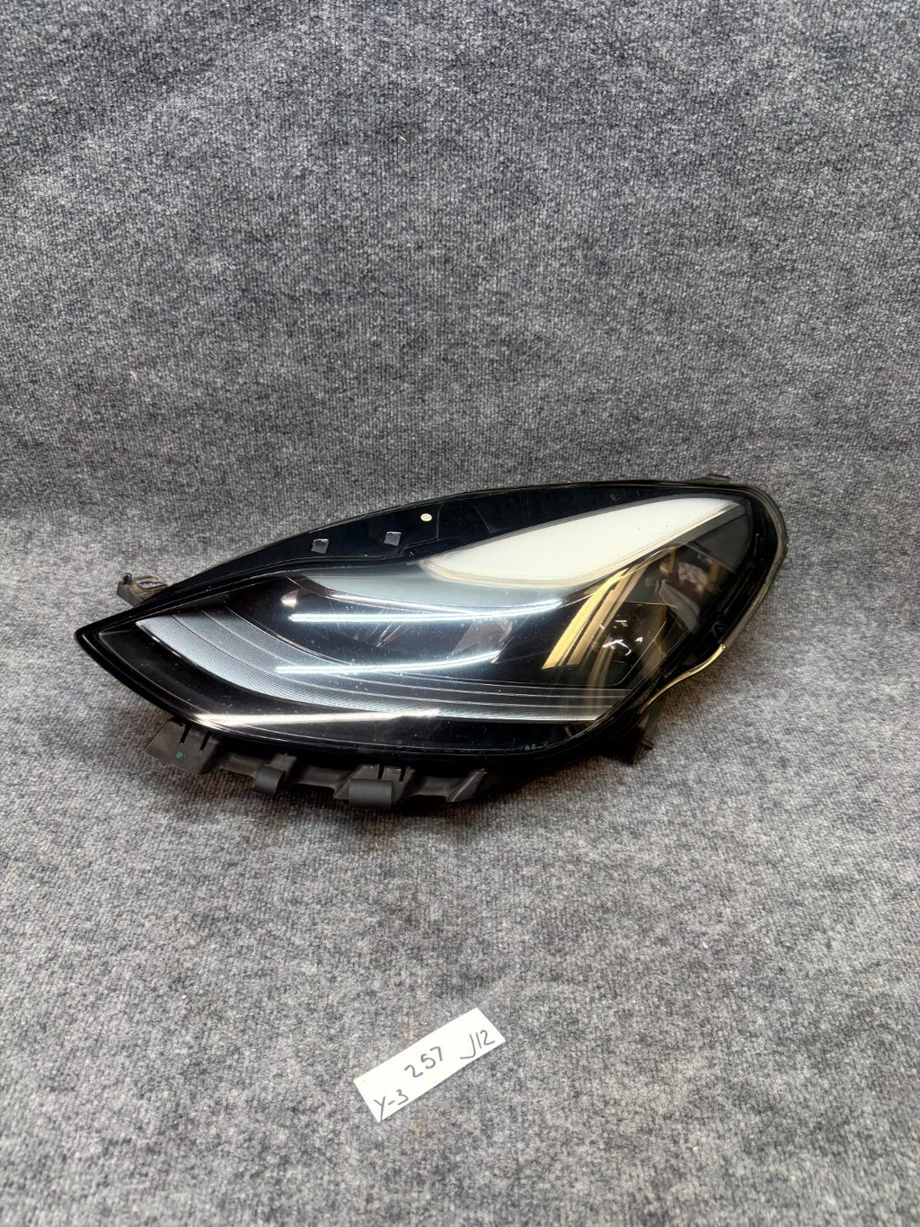2020-2024 TESLA MODEL Y LEFT HEADLIGHT PROJECTOR MATRIX 2ND GEN OEM, 151495200C