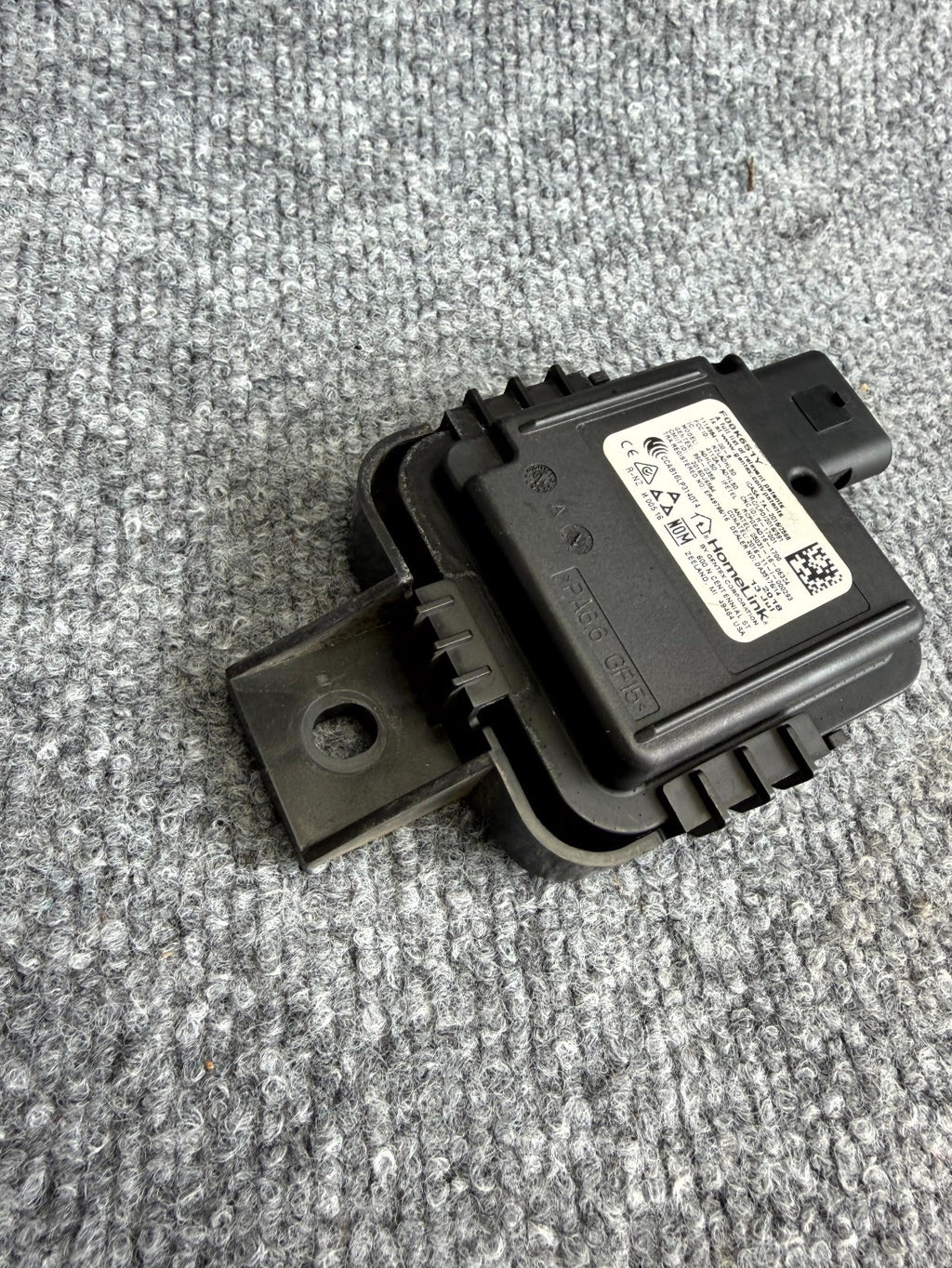 2017–2023 TESLA MODEL 3 HOMELINK GARAGE DOOR OPENER MODULE OEM, 1114984-00-B