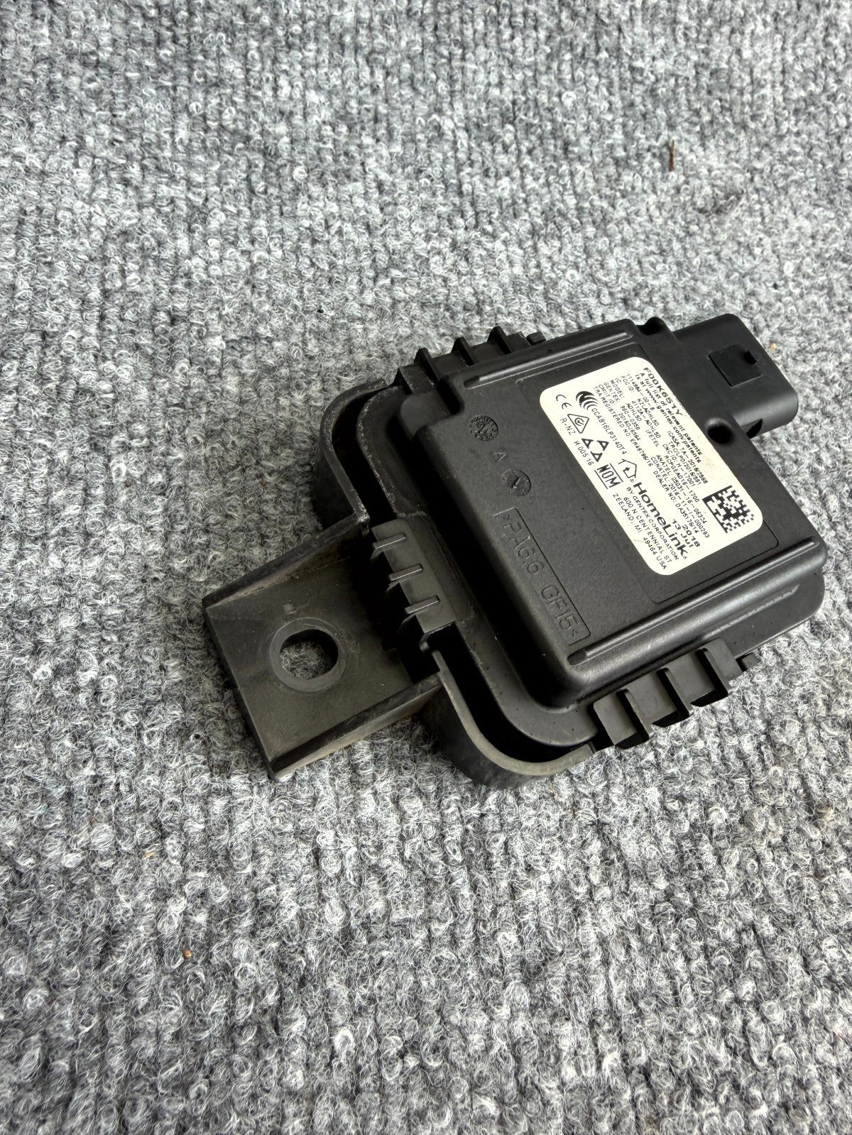 2017–2023 TESLA MODEL 3 HOMELINK GARAGE DOOR OPENER MODULE OEM, 1114984-00-B
