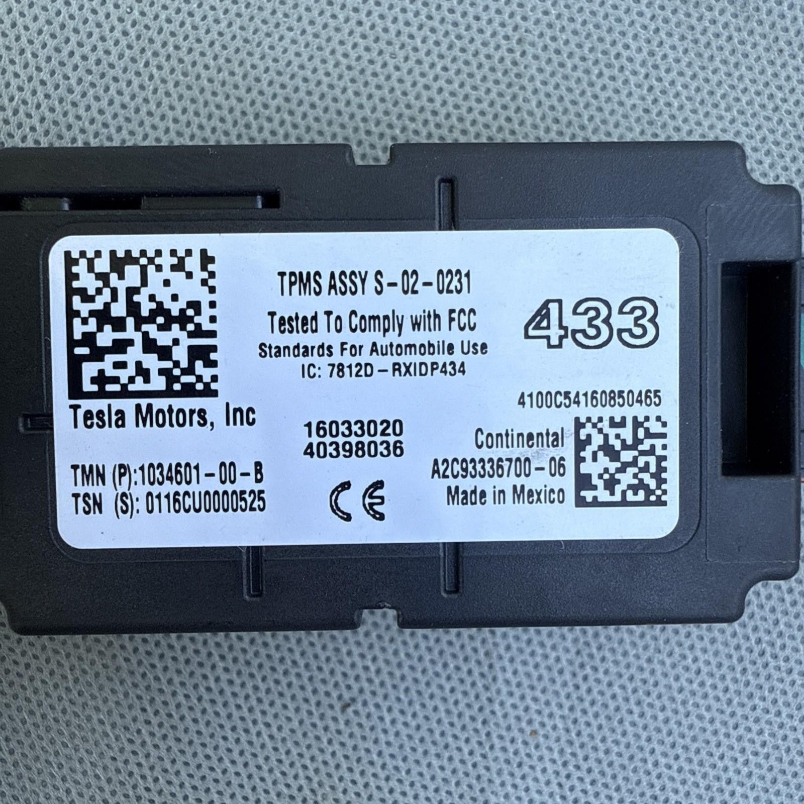 12-20 Tesla Model S Tire Pressure Monitor Sensor Module TPMS OEM, 1034601-00-B