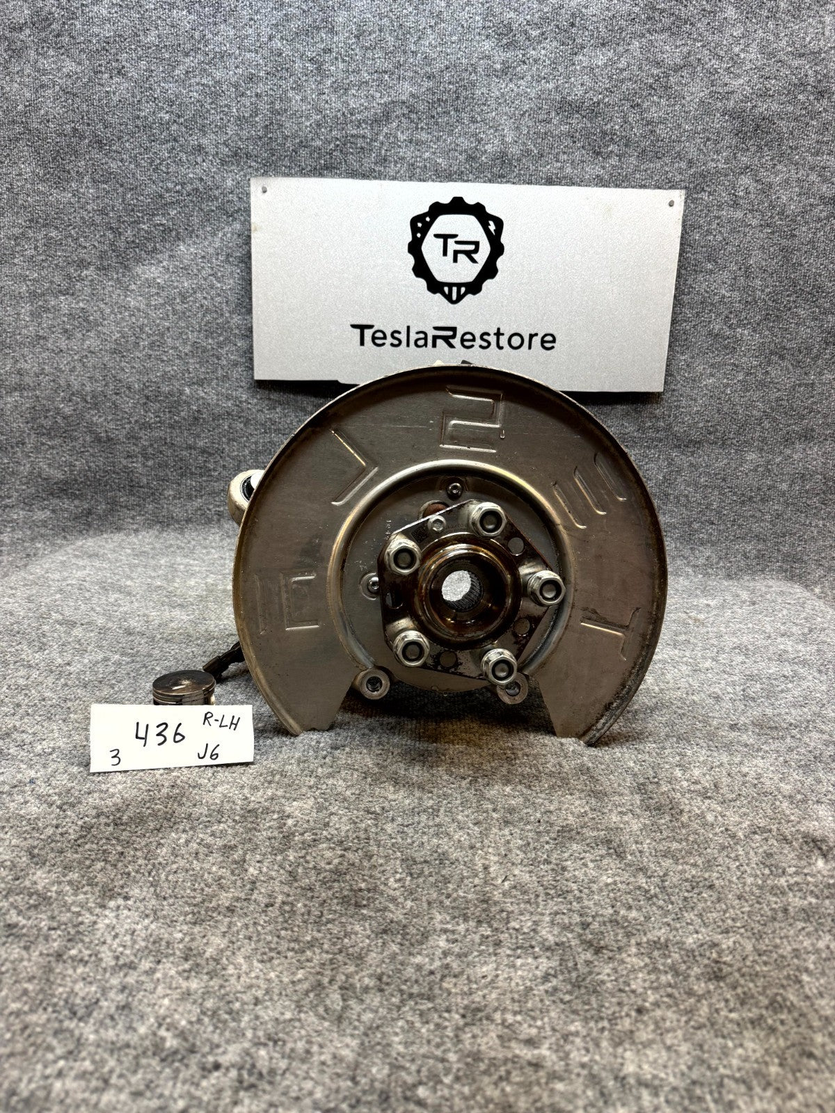 2017 - 2023 TESLA MODEL 3 REAR LEFT SIDE SPINDLE KNUCKLE HUB OEM, 1044411-00-G