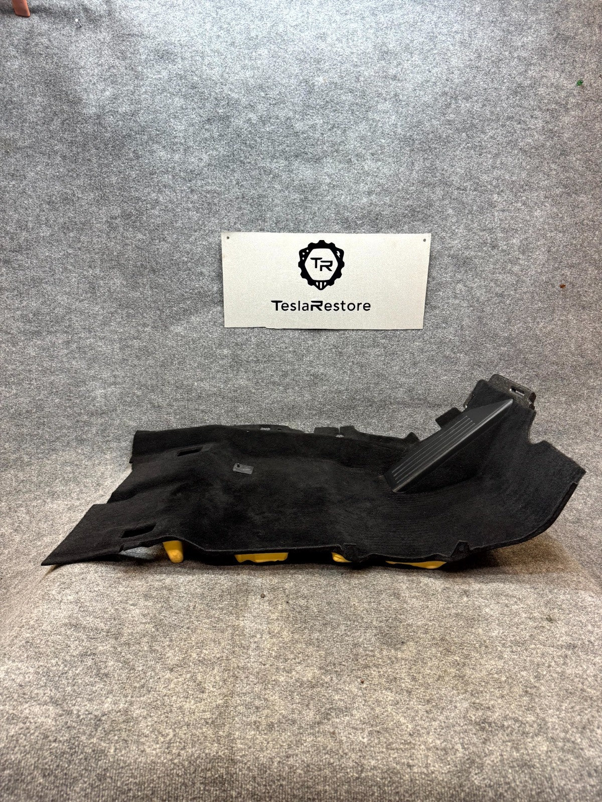 2020–2024 TESLA MODEL Y FRONT RIGHT FLOOR CARPET COVER LINER TRIM OEM 149306000J