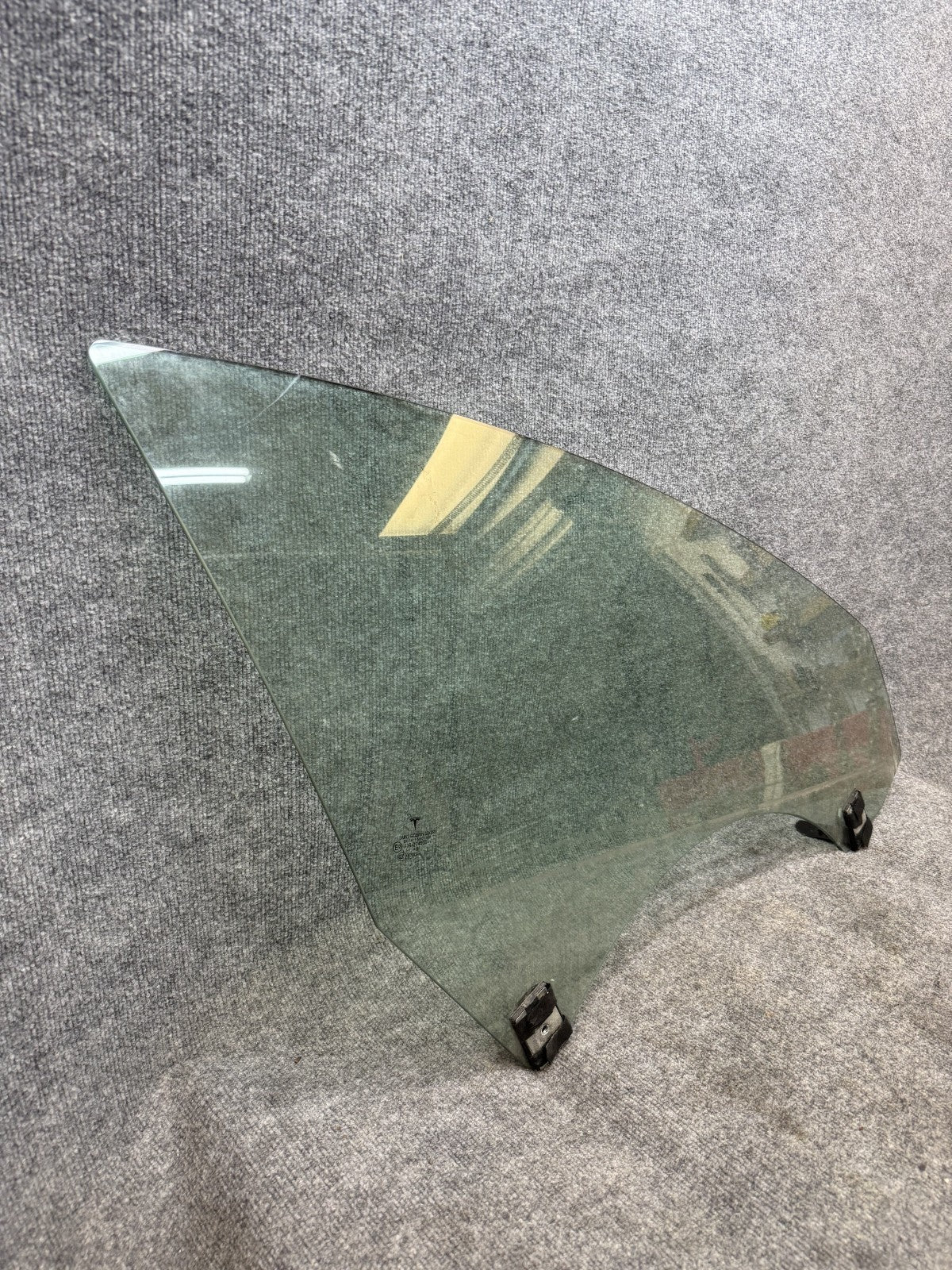 2017 – 2023 TESLA MODEL 3 FRONT RIGHT SIDE DOOR WINDOW GLASS OEM, 1568569-00-C