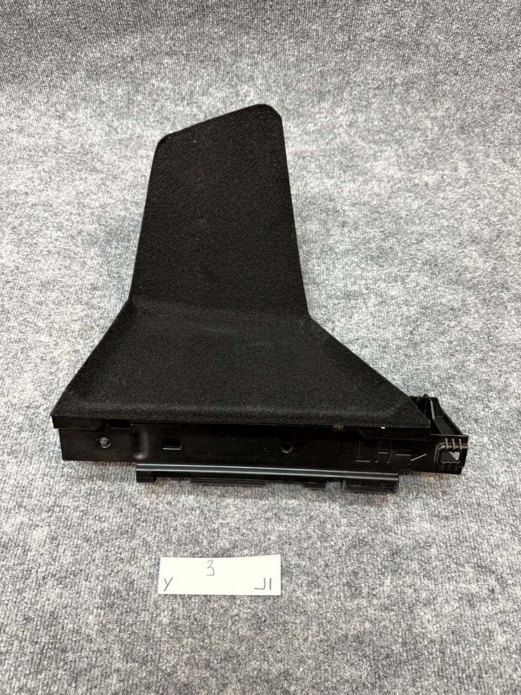 2020 - 2024 TESLA MODEL Y REAR LEFT SIDE TRUNK RUCKET BRACKET OEM, 1816614-00-A