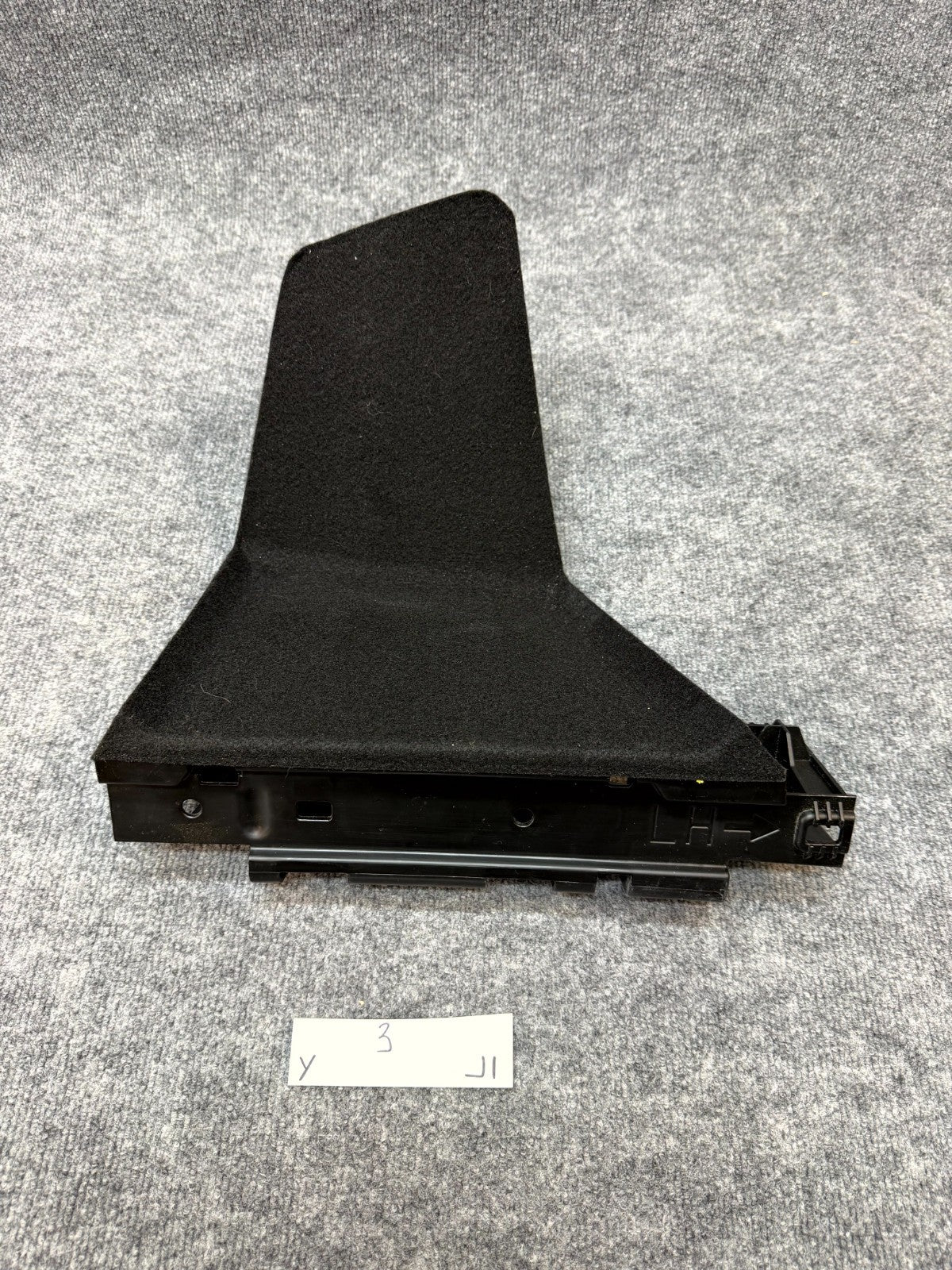 2020 - 2024 TESLA MODEL Y REAR LEFT SIDE TRUNK RUCKET BRACKET OEM, 1816614-00-A