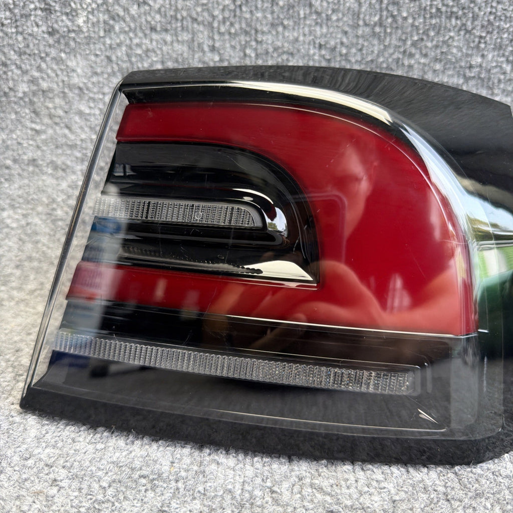 2021-2025 TESLA MODEL S RIGHT REAR PASSENGER TAIL LIGHT LAMP 1563721-00-C OEM