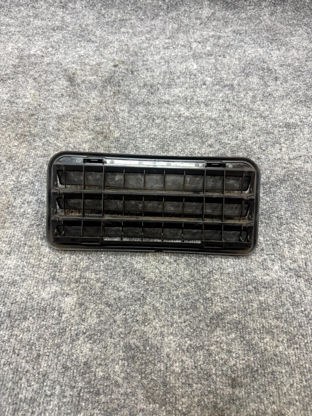 2017-2023 TESLA MODEL 3 REAR RH/LH SIDE QUARTER AIR VENT GRILLE OEM,1098751-00-C