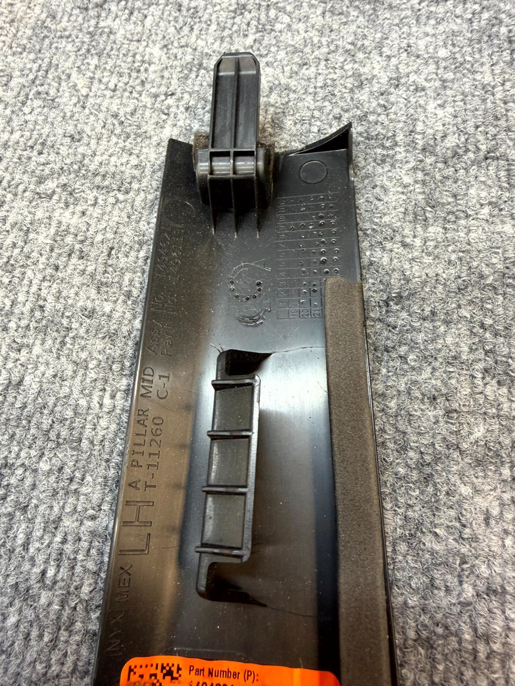 2020 - 2024 TESLA MODEL Y FRONT LEFT A-PILLAR MIDDLE TRIM COVER OEM 1494621-00-C