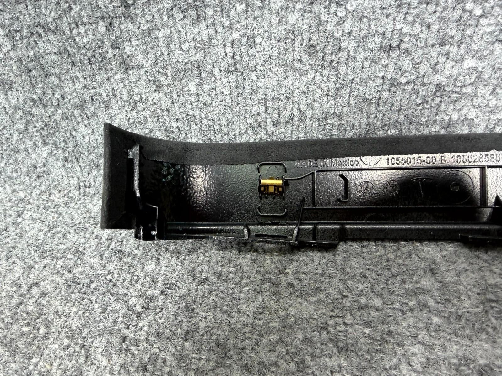 ♦️16-20 Tesla Model X Rear Right Side Upper Door Trim Cover Panel OEM,105826535C