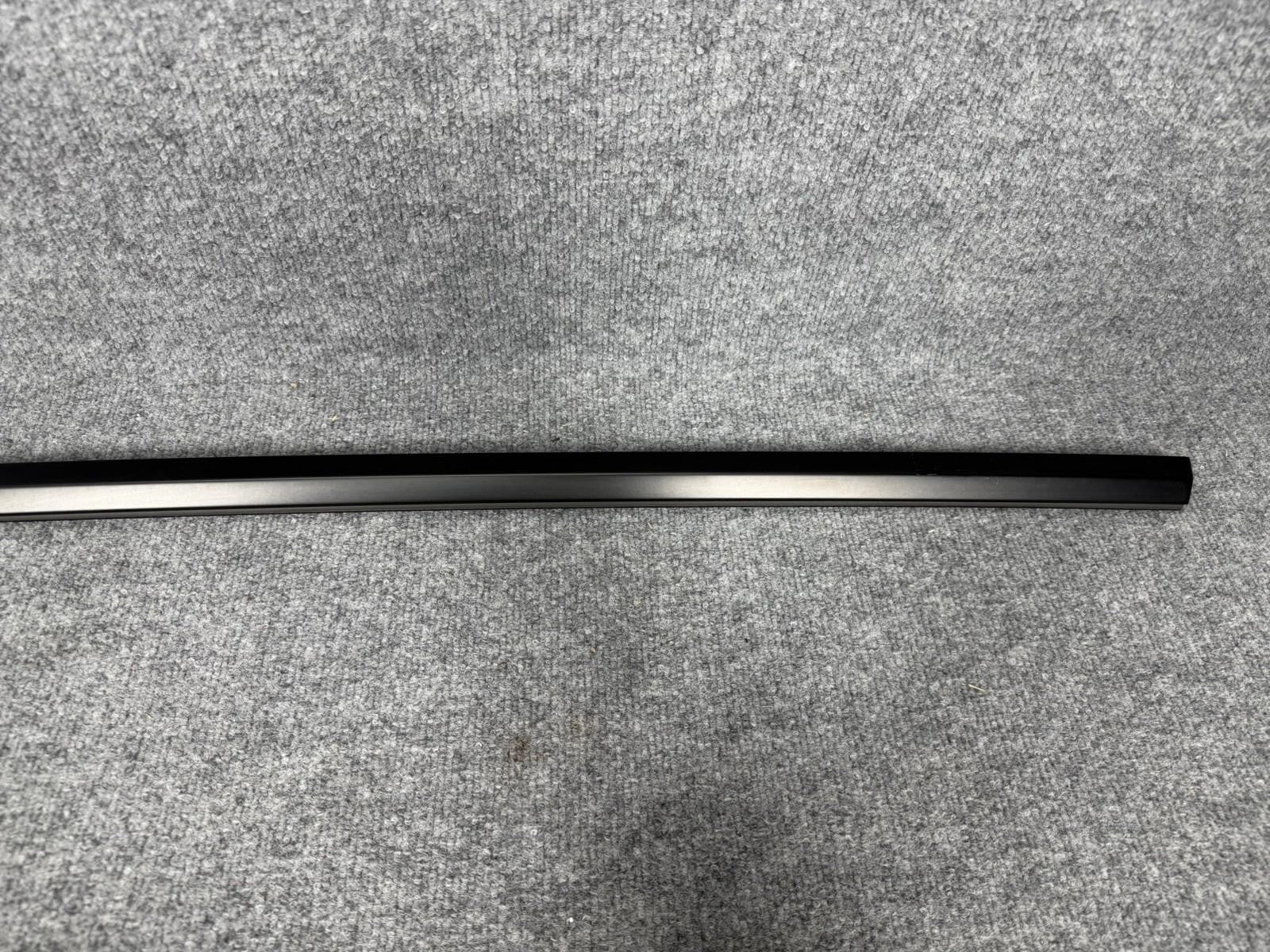 ♦️2017-2023 TESLA MODEL 3 REAR LEFT SIDE DOOR WINDOW BELT MOLDING OEM, 108074501