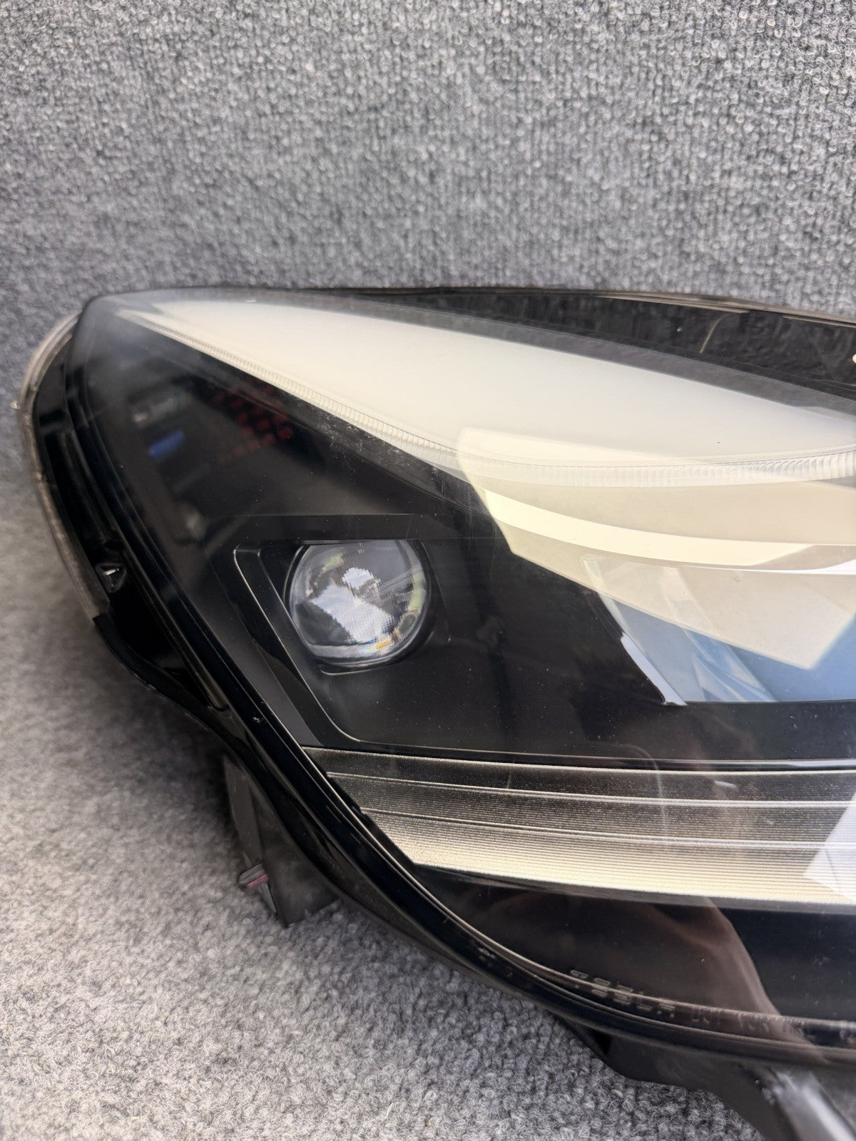OEM 21-24 Tesla Model 3-Y Right Passenger Matrix LED Headlight 1514953-00-D