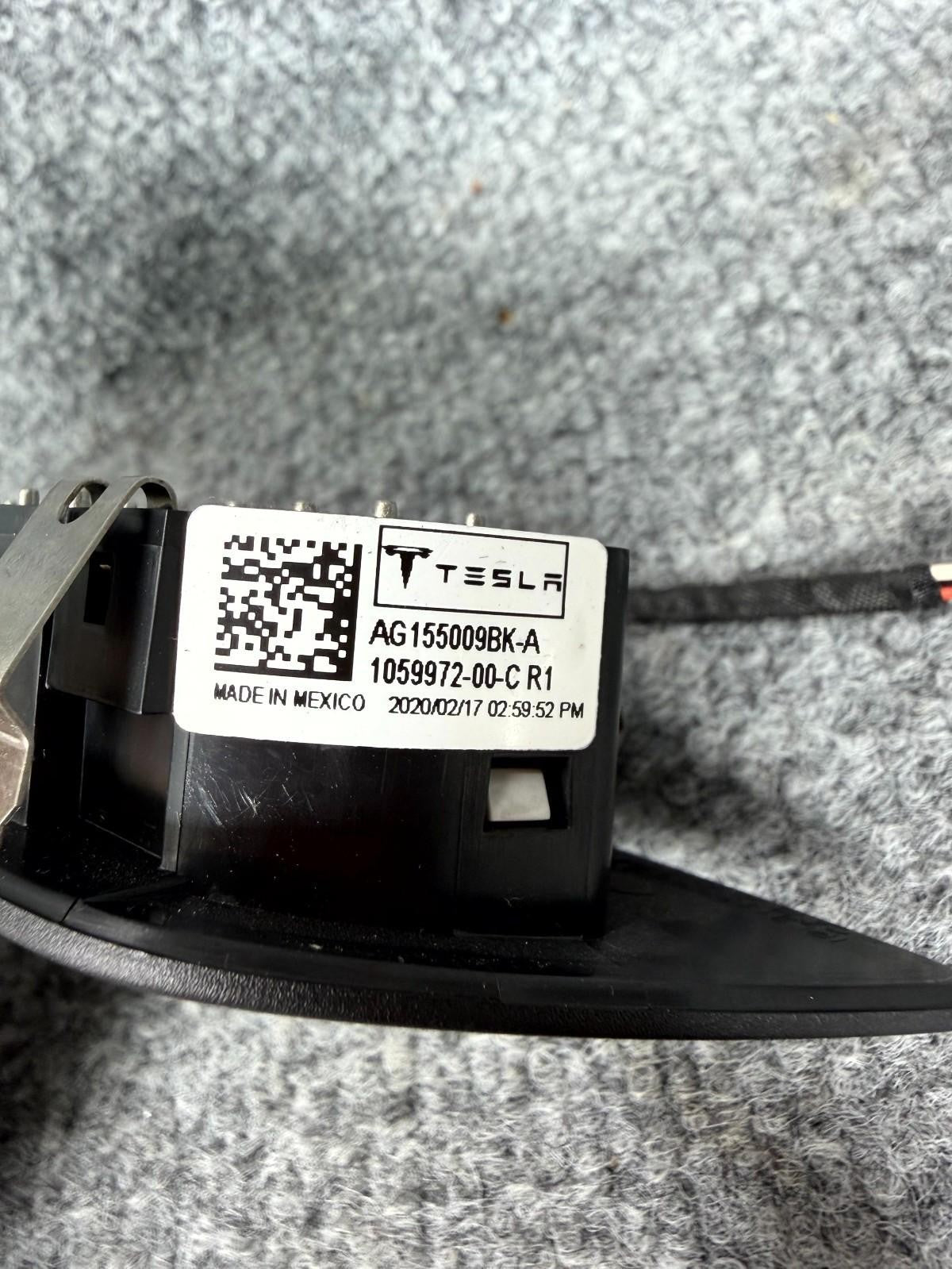 2016-2024 Tesla Model X Center Overhead Dome Map Light OEM, 1059972-00-C