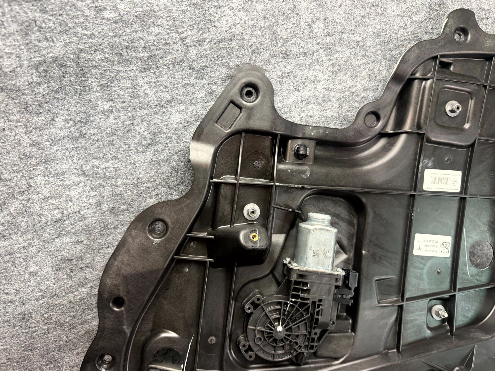 ♦️17–23 TESLA MODEL 3 REAR RIGHT DOOR WINDOW REGULATOR W/ MOTOR OEM, 109662300K
